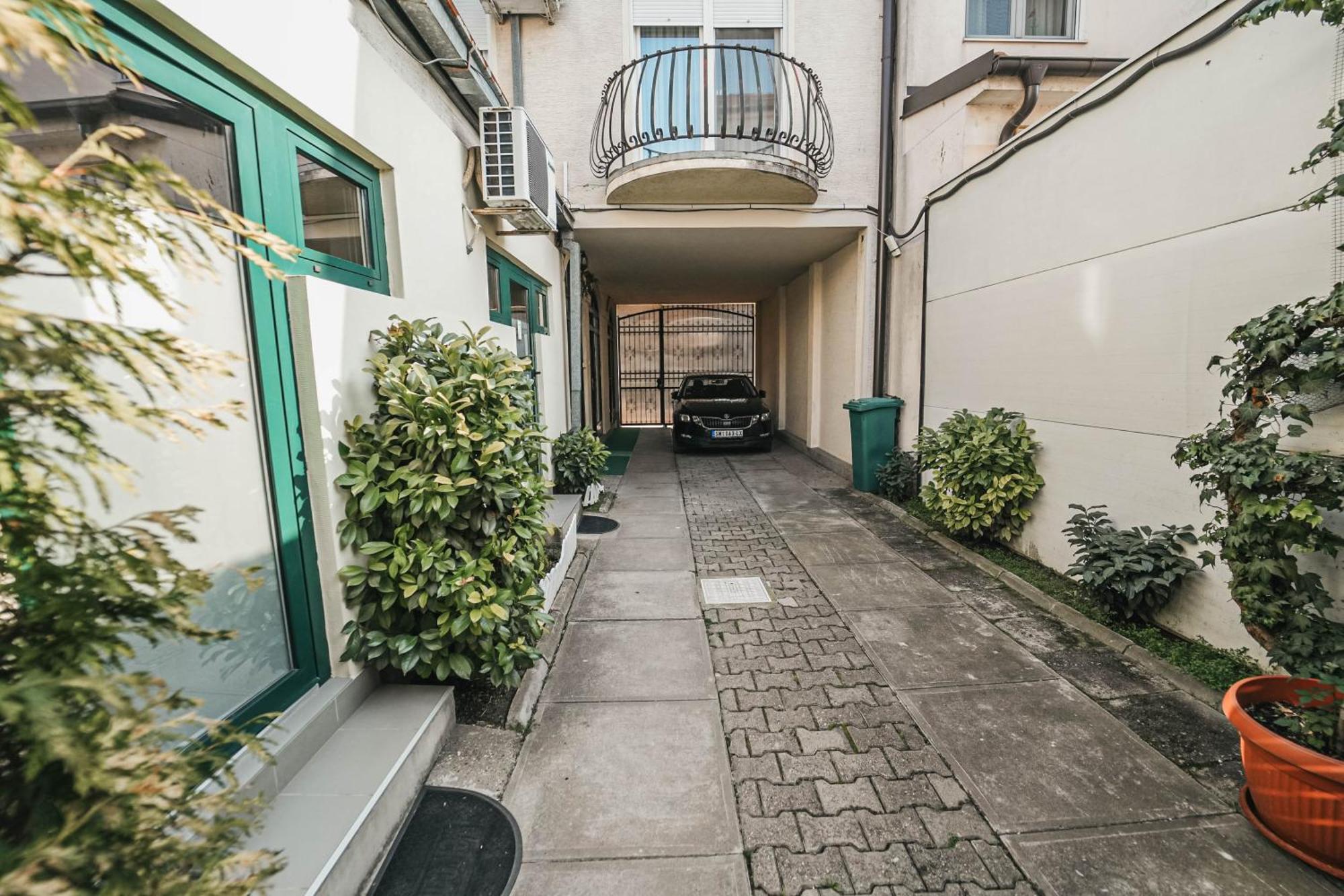 B&B Passage Sremska Mitrovica Dış mekan fotoğraf